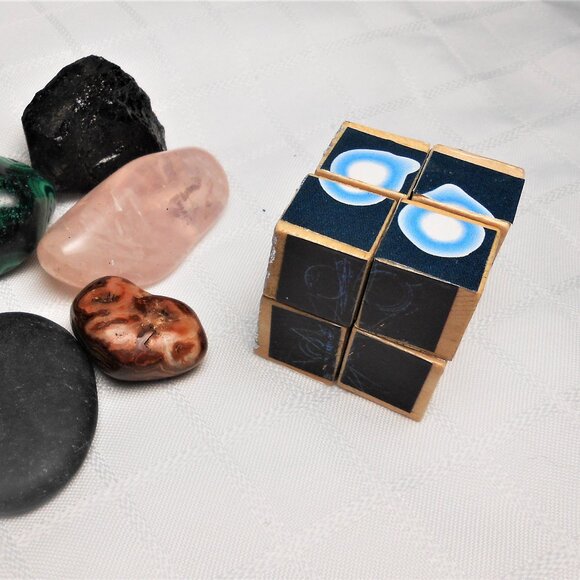 No. 1 Mini 10-sided puzzle with 8 collages pieces - Picture 1 of 5